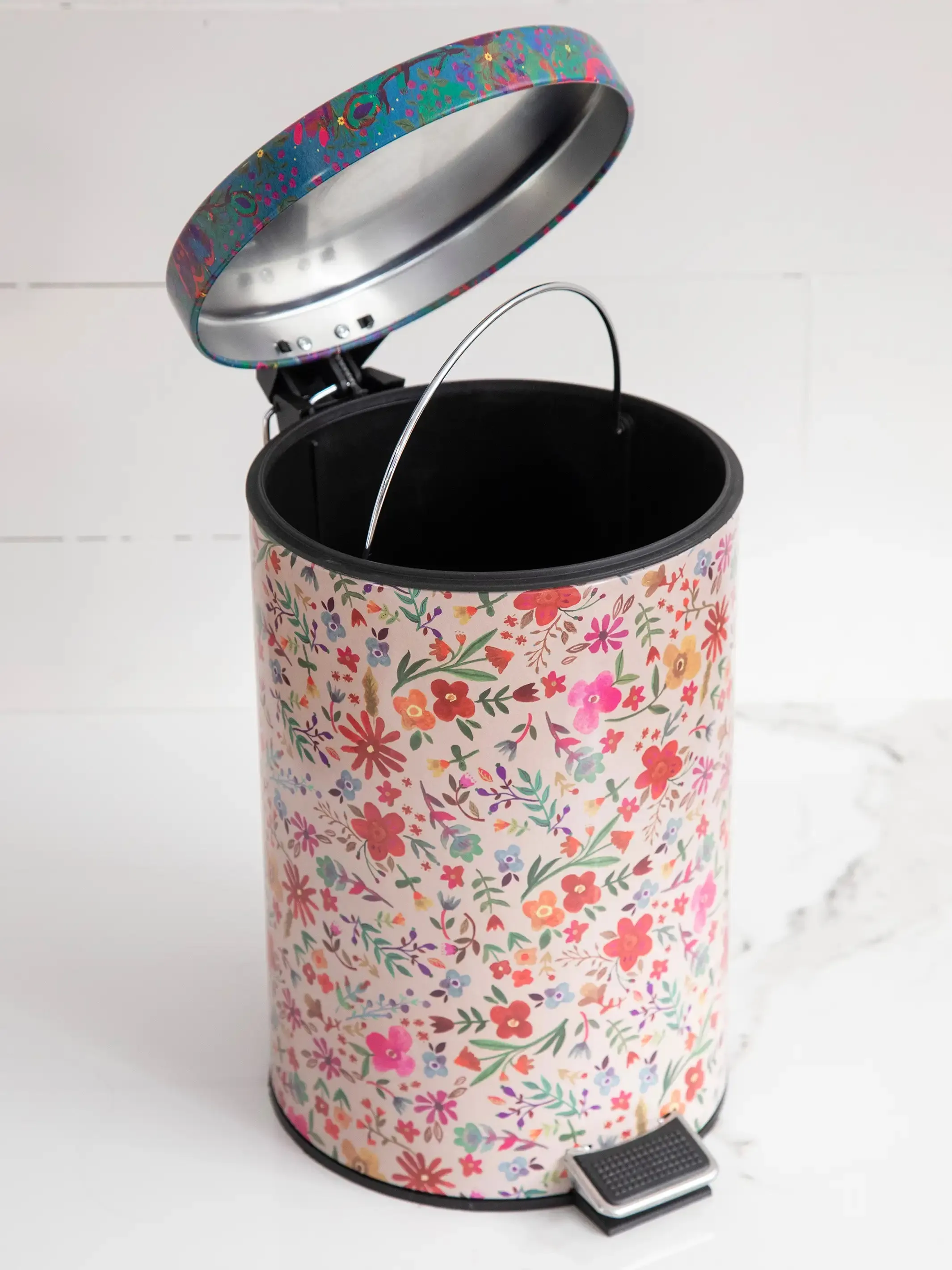 Bathroom Trash Can - Floral Border