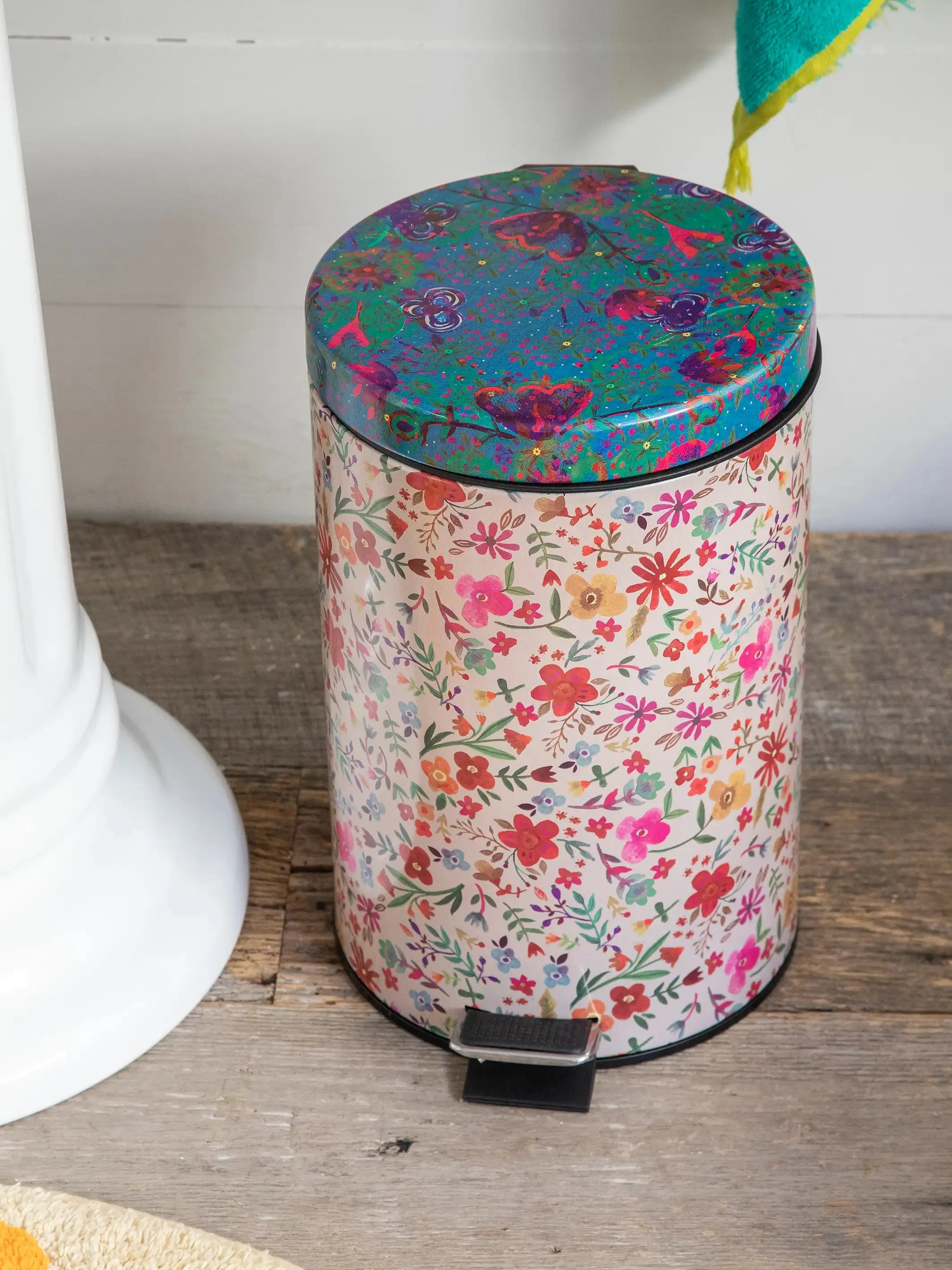 Bathroom Trash Can - Floral Border